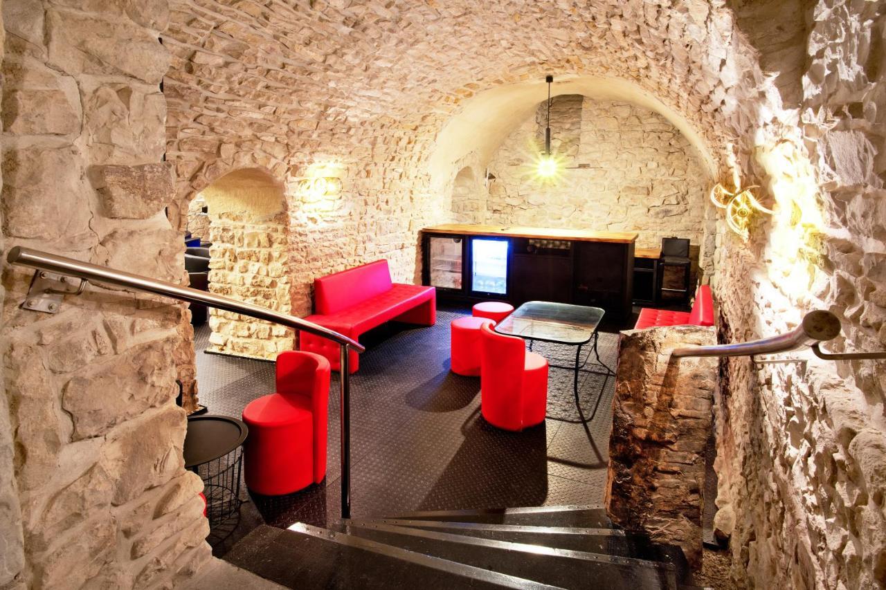 Hotel U Hada Žatec Bagian luar foto